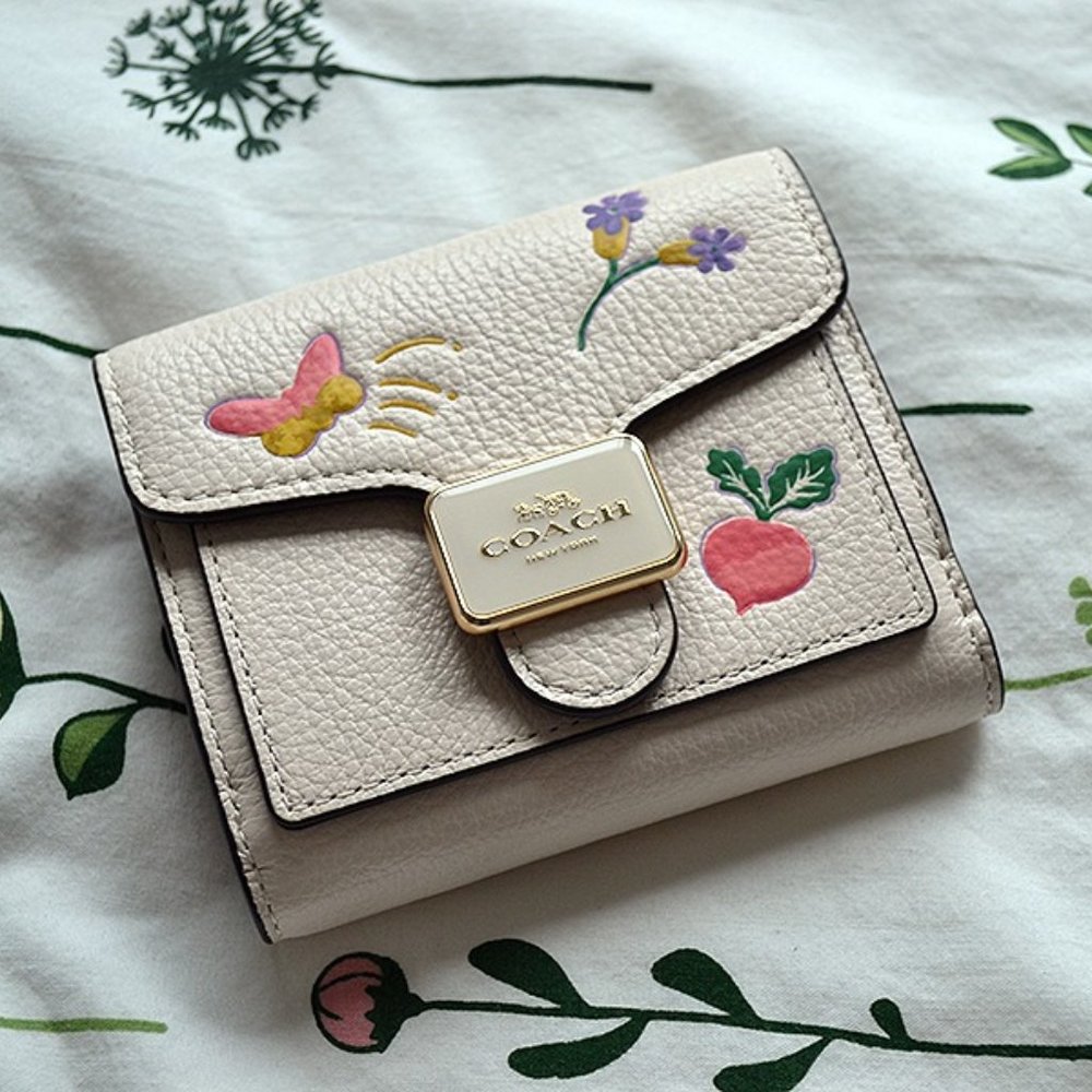 Coach Pepper Wallet With Dreamy Veggie Print